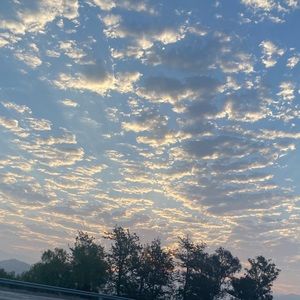 Hi friends! Come through my time warp of a closet with me. Have fun! 🤗